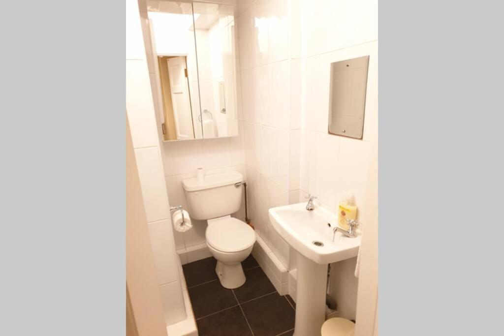 Large 3 Bed, Galway City Centre Appartamento Esterno foto