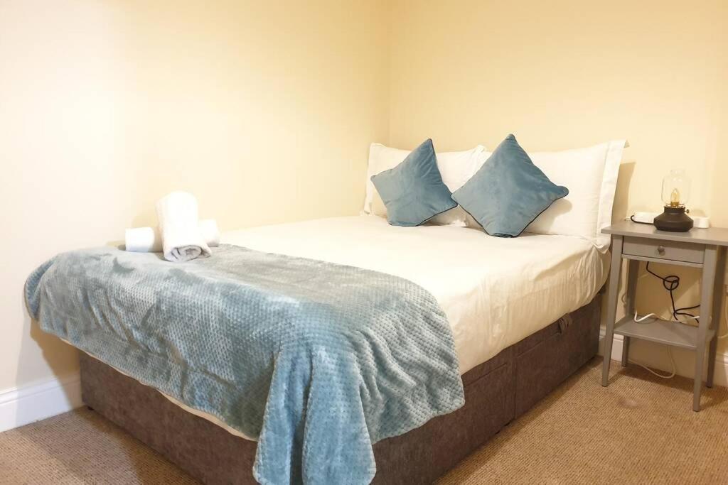 Large 3 Bed, Galway City Centre Appartamento Esterno foto
