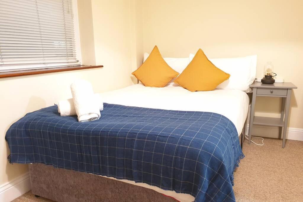 Large 3 Bed, Galway City Centre Appartamento Esterno foto