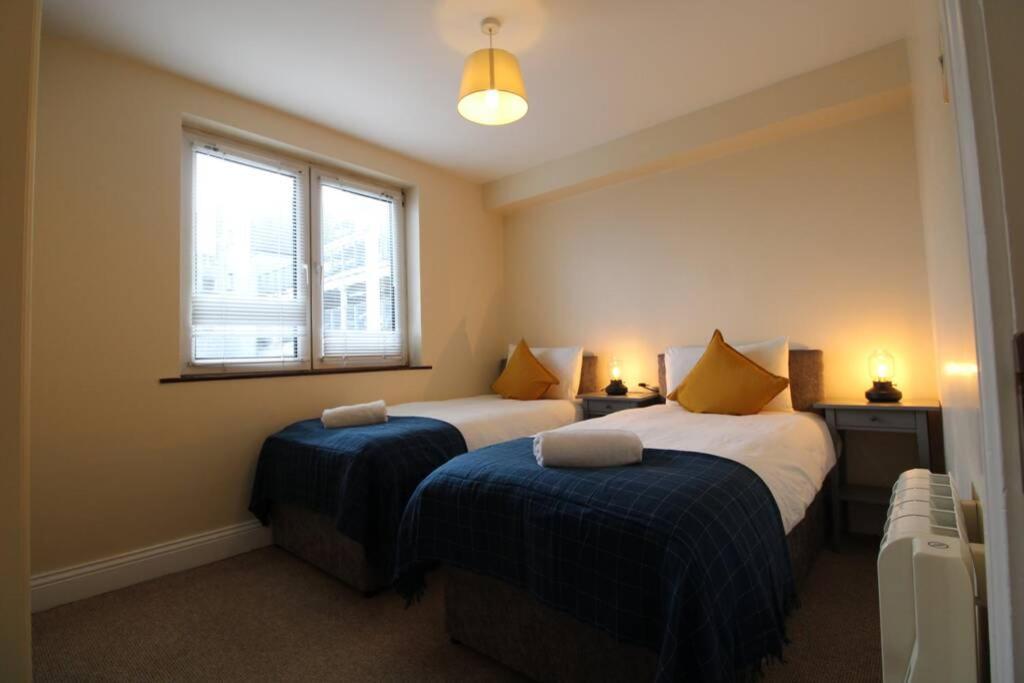 Large 3 Bed, Galway City Centre Appartamento Esterno foto