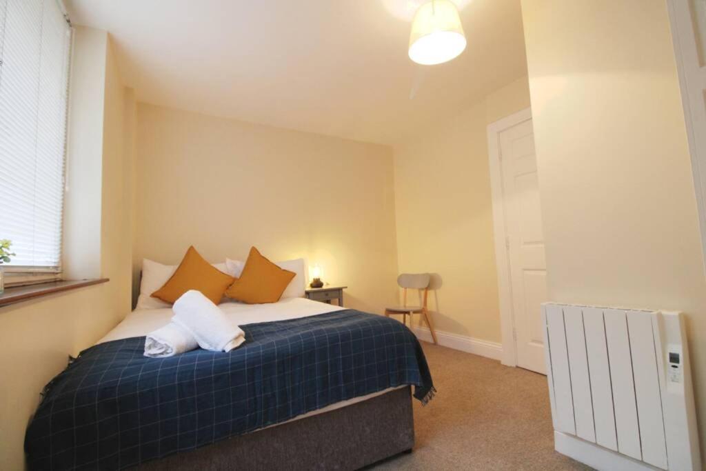 Large 3 Bed, Galway City Centre Appartamento Esterno foto