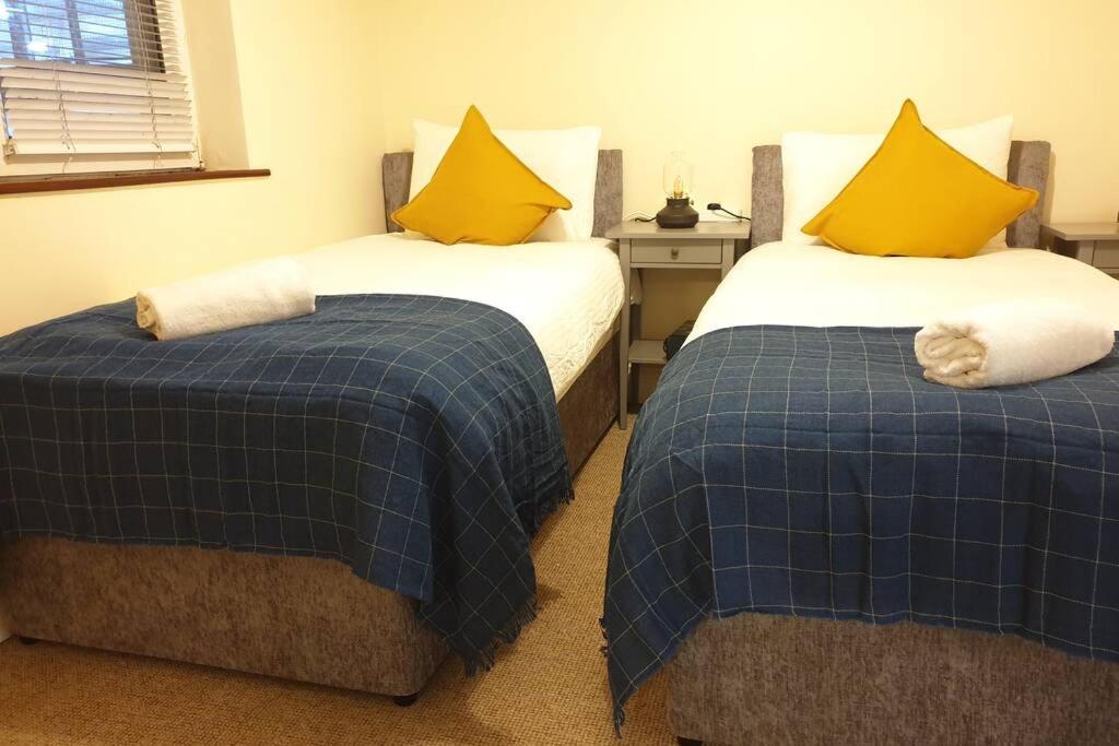 Large 3 Bed, Galway City Centre Appartamento Esterno foto