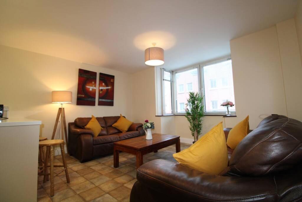 Large 3 Bed, Galway City Centre Appartamento Esterno foto